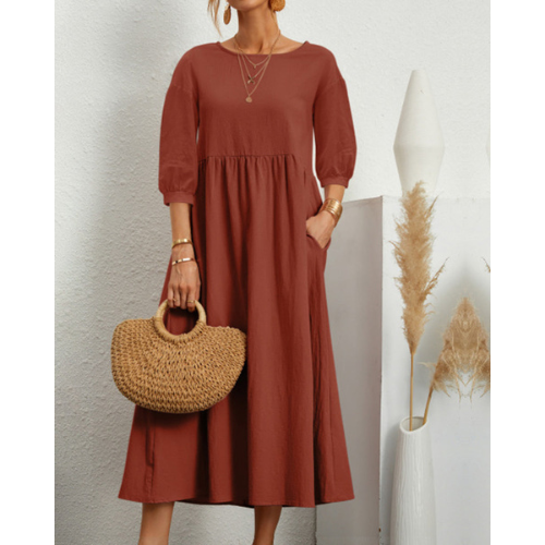 Robe d'été élégante avec veste de soirée et détails romantiques