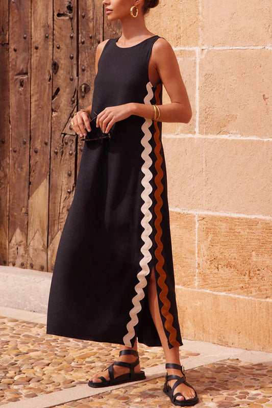 Robe longue avec rayures en zigzag et fente sur le côté