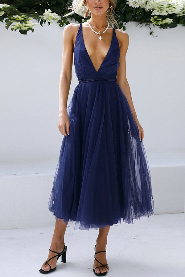 Alena - Robe midi romantique en tulle avec décolleté en V