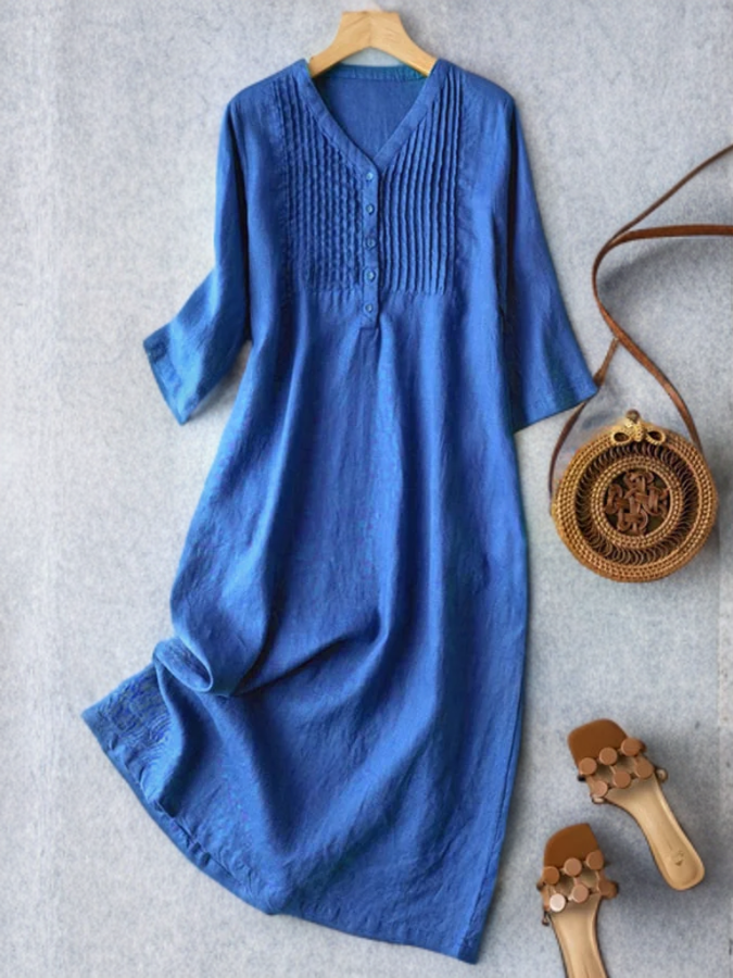 Annaliese - Robe plissée ample avec encolure en pointe
