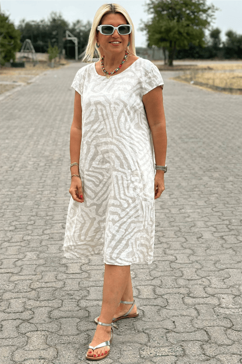 Bonnie - Robe mi-longue en rayonne avec imprimé zébré et encolure ronde