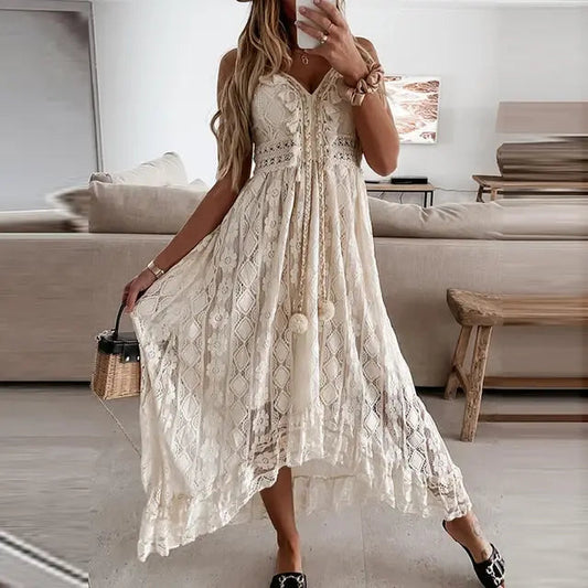 Robe longue d'été avec détails ajourés et style élégant