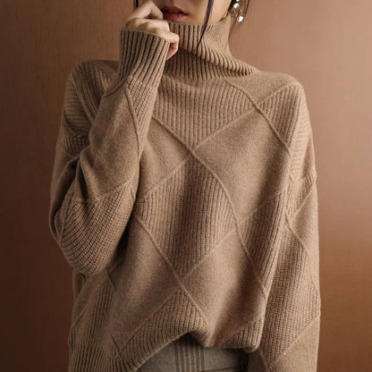 Cloe Blair - Pull à col roulé