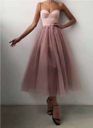 Esmeralda - Robe de bal avec bretelles spaghetti et bas droit