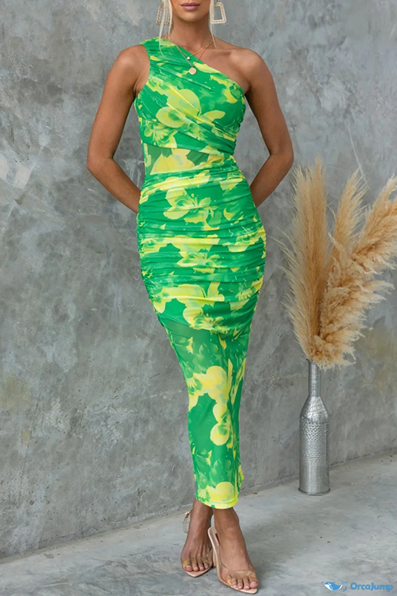 Robe élégante à jupe d'une seule pièce avec encolure froncée et imprimé à motifs