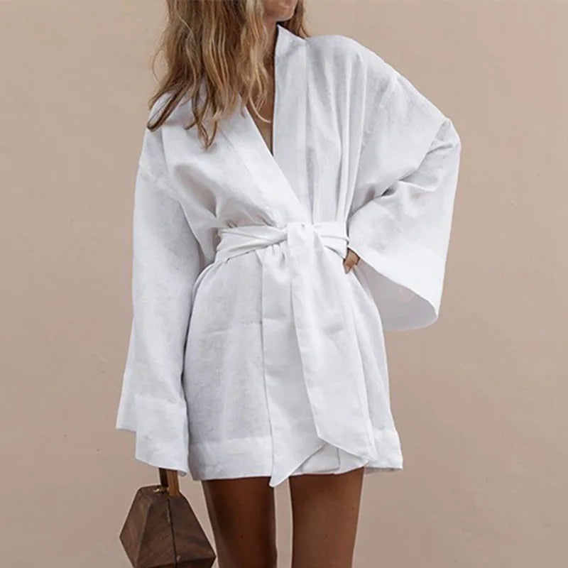 Robe d'été à encolure en V dans un style kimono