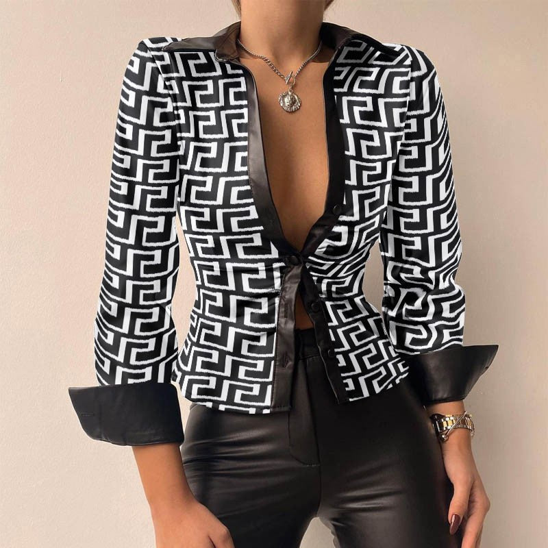 DANICA | Chemisier à col en V à imprimé patchwork en cuir PU stylisé