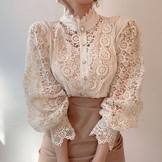 Lucy Lace Blouse | Classique, élégant et super mignon !