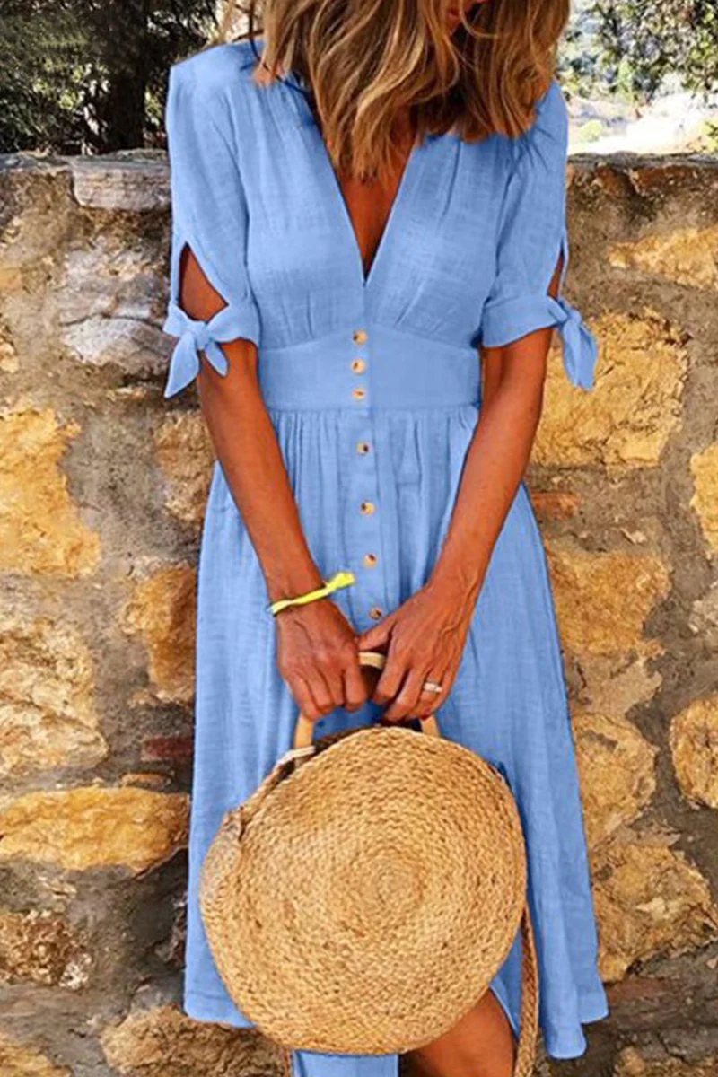 Hernie - Élégante robe décontractée à col en V avec fermeture à boucle