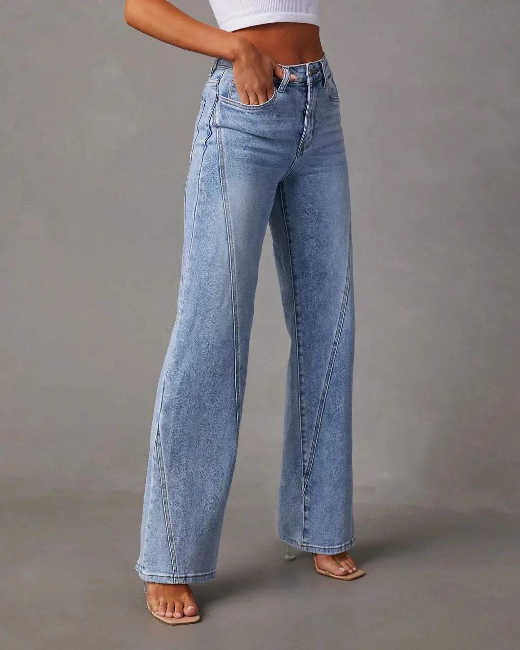 Jeans - taille haute et jambes larges - denim souple - idéal pour la vie de tous les jours.