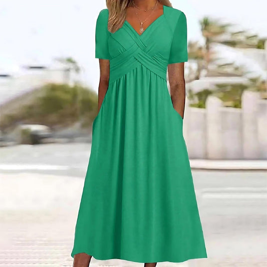 Robe midi décontractée à la coupe élégante et aux manches courtes, idéale pour un usage quotidien.