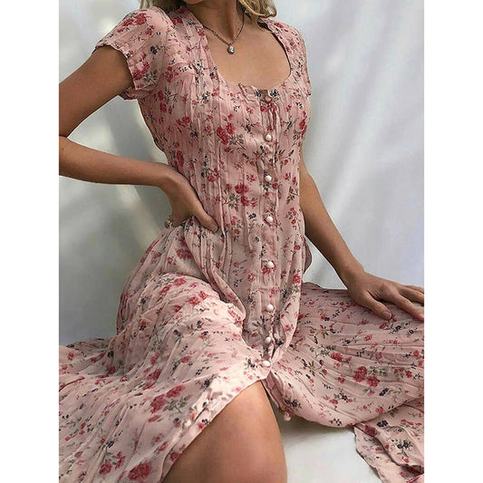 Robe à fleurs à la mode avec boutons