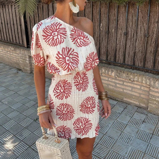 Robe courte d'été pour les loisirs