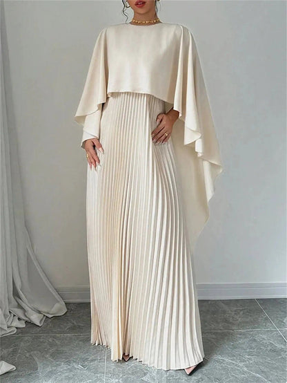 Robe longue plissée avec détails fluides pour les occasions élégantes