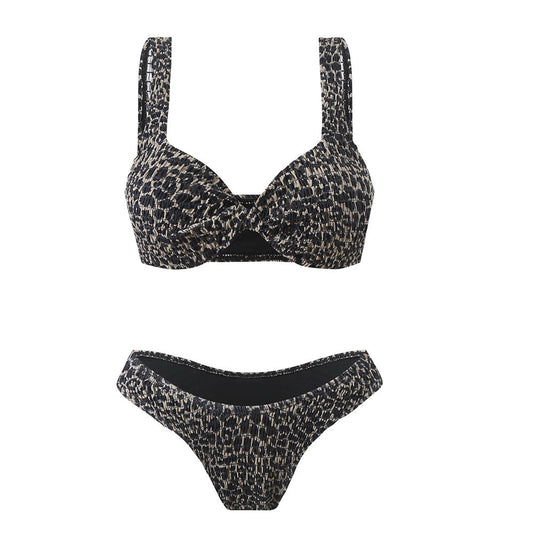 Bikini luxueux et gracieux