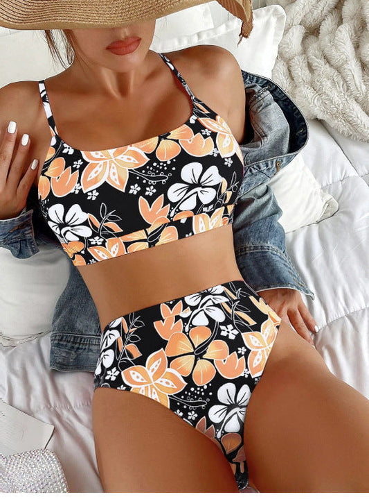 bikini avec fleurs tropicales