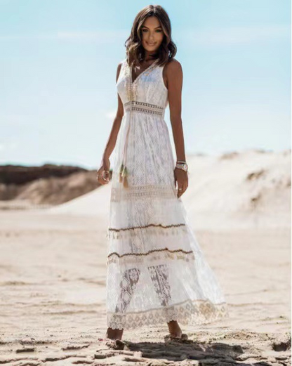 Osmia - Robe longue avec décolleté en V profond et dentelle brodée