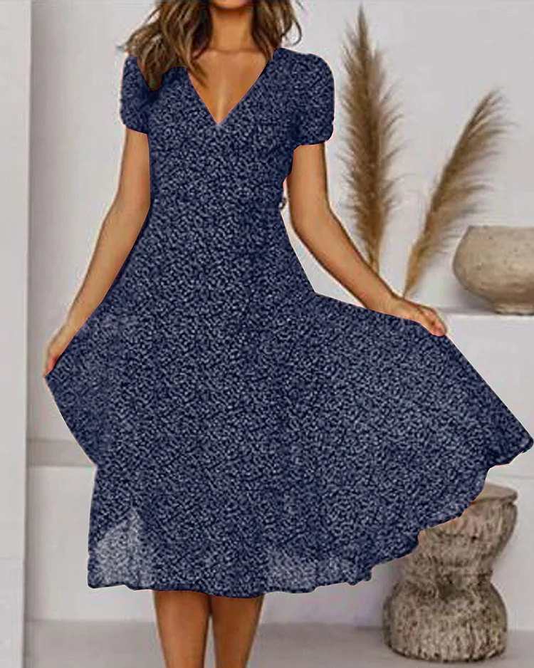 Paloma - Robe en mousseline de soie imprimée à manches courtes et encolure en V