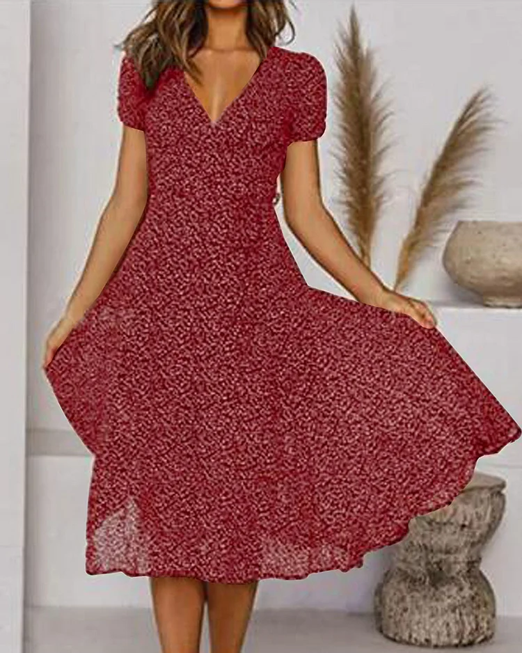 Paloma - Robe en mousseline de soie imprimée à manches courtes et encolure en V