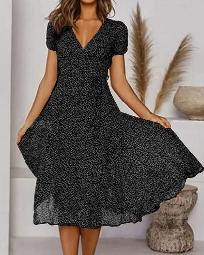 Paloma - Robe en mousseline de soie imprimée à manches courtes et encolure en V
