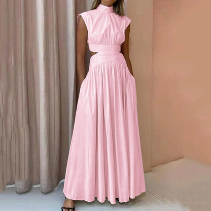 Prudence - Élégante robe sans manches à l'encolure haute très tendance