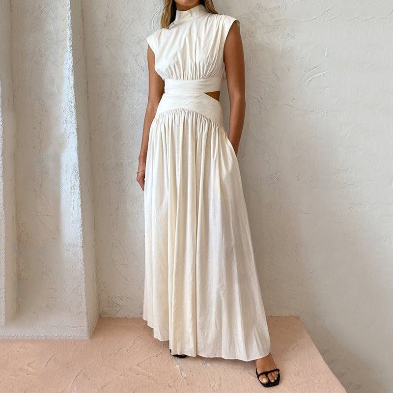 Prudence - Élégante robe sans manches à l'encolure haute très tendance