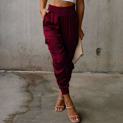 Elégant pantalon cargo avec des reflets satinés - Rayna