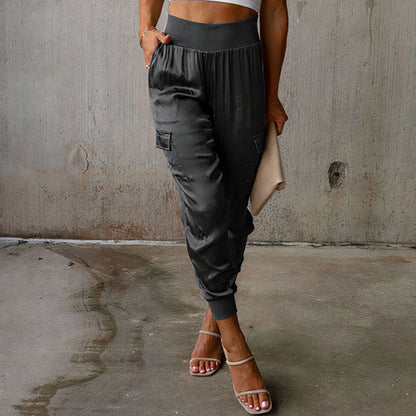 Elégant pantalon cargo avec des reflets satinés - Rayna