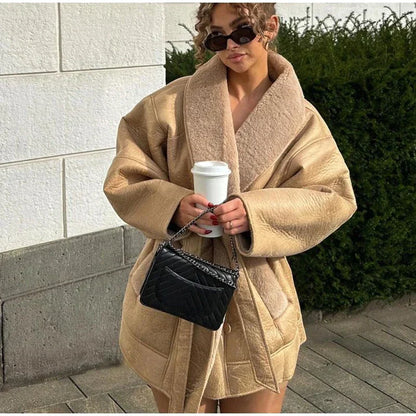 Ruby - élégant manteau d'hiver en cuir avec ceinture