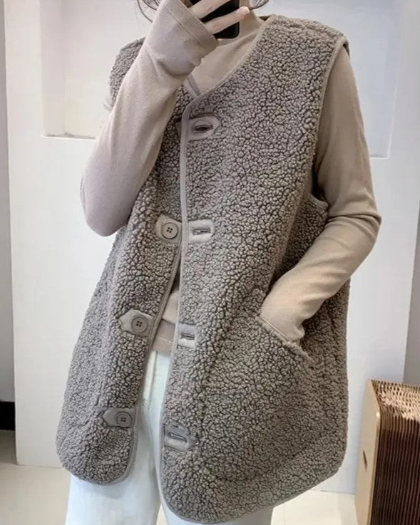 Anne Wool Gilet | Stylish & Luxurious