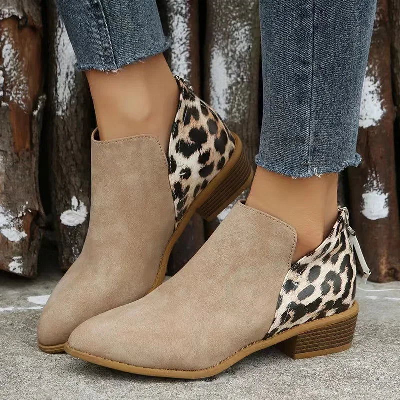 Des bottes courtes tendance avec des détails originaux pour créer des apparitions de tous les jours
