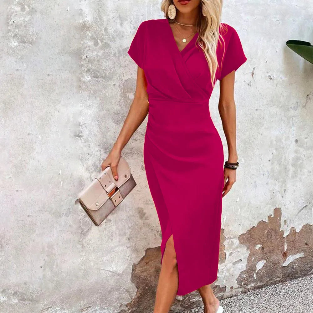 Mini-robe légère avec encolure en V pour une élégance décontractée