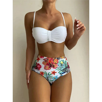 Bikini chic à taille haute et motif floral