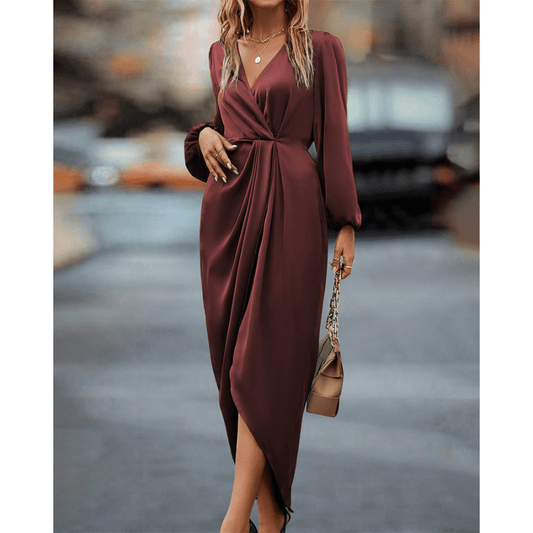 Robe midi élégante à manches longues et style moderne
