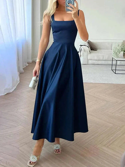 Robe de soirée midi à bretelles avec jupe large élégante