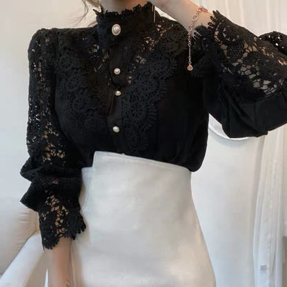 Lucy Lace Blouse | Classique, élégant et super mignon !