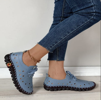 Chaussures plates à lacets en cuir souple et creux pour femmes