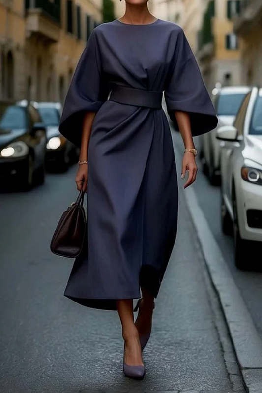 Robe élégante avec ceinture