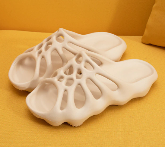 Plateforme découpée Slippers™