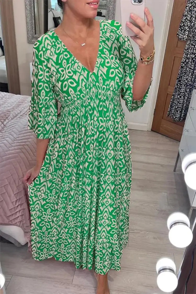 Joelina -Robe de bohème avec encolure en V et plis à la taille