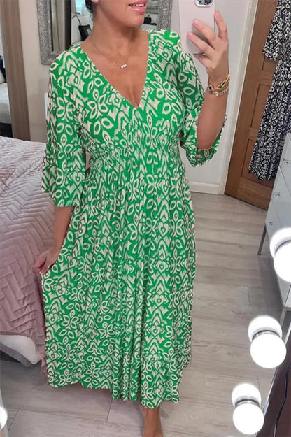 Joelina -Robe de bohème avec encolure en V et plis à la taille