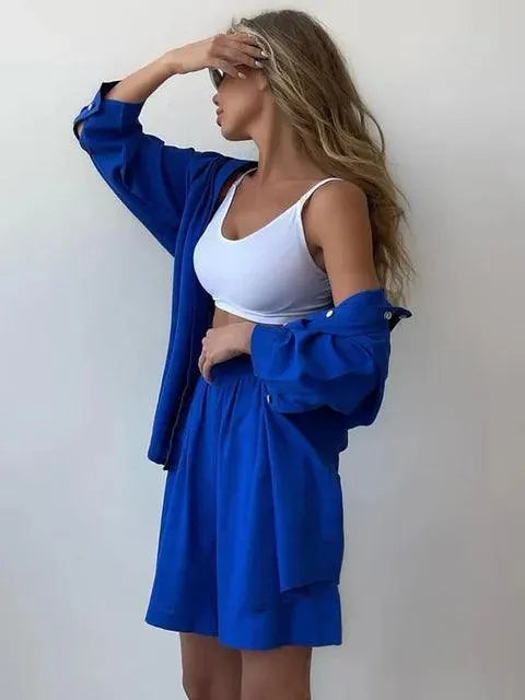 Ensemble pour femmes avec chemisier et pantalon
