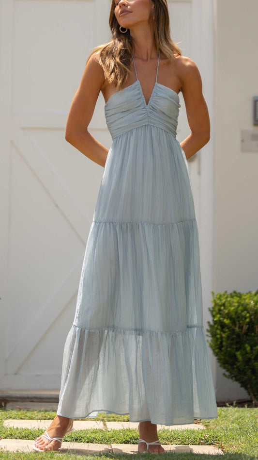 Robe longue mi-longue bleu scintillant, transparente et éthérée