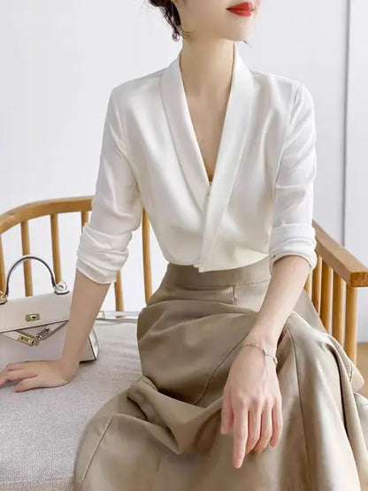 CZERINA | Blouse en satin à col V