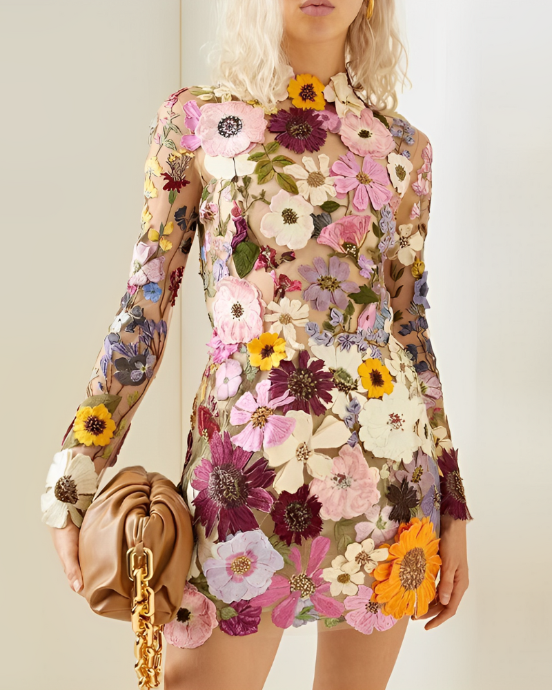 Flora - Robe élégante avec décoration florale