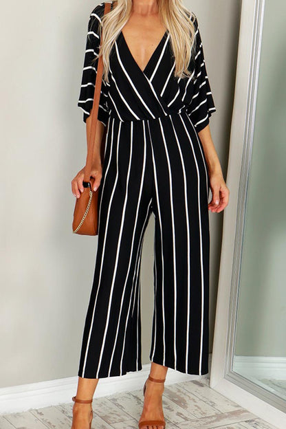 Combinaison rayée avec encolure en V et jambes larges