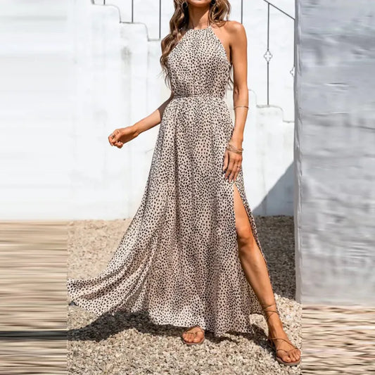 Robe d'été avec imprimé léopard et découpe sur la jambe