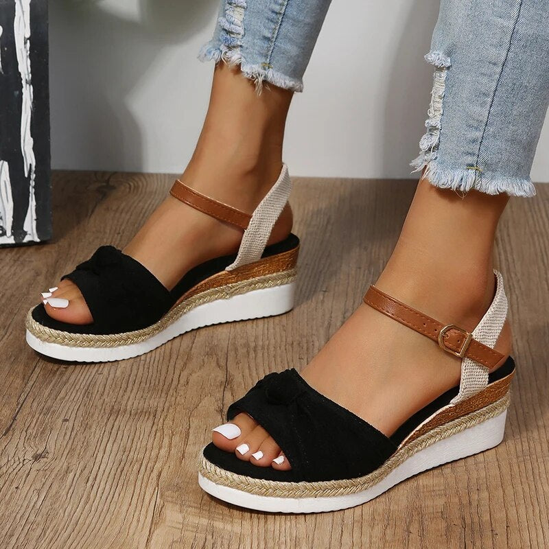 CM | Sandales à la mode