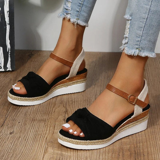 CM | Sandales à la mode
