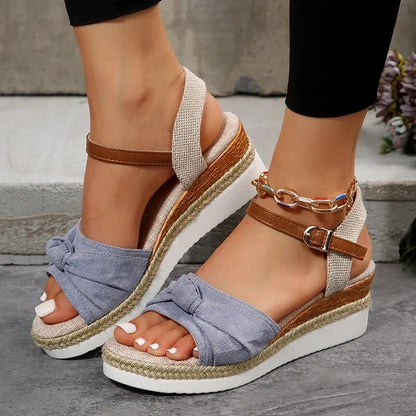 CM | Sandales à la mode